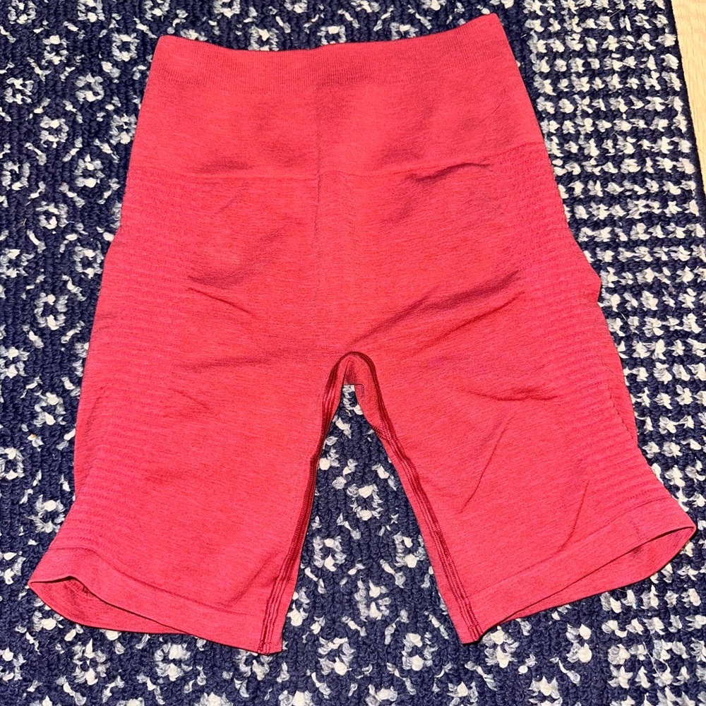Alphalete Halo Biker Shorts - Picture 3 of 4